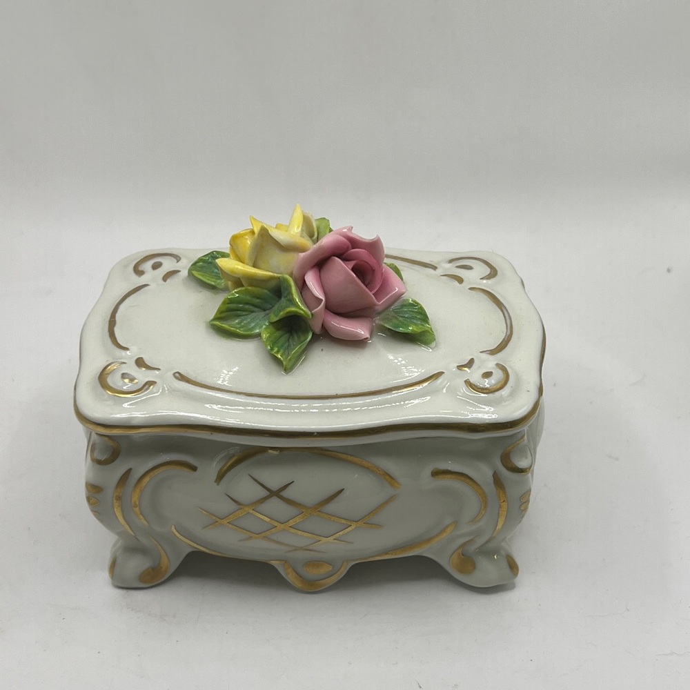 Dresden Porcelain Trinket Box - Picture 6 of 8